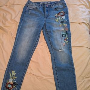 Seven 7 embroidered tattered jeans